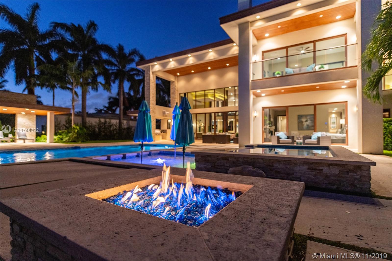 HOLLYWOOD LAKES SEC - Residential