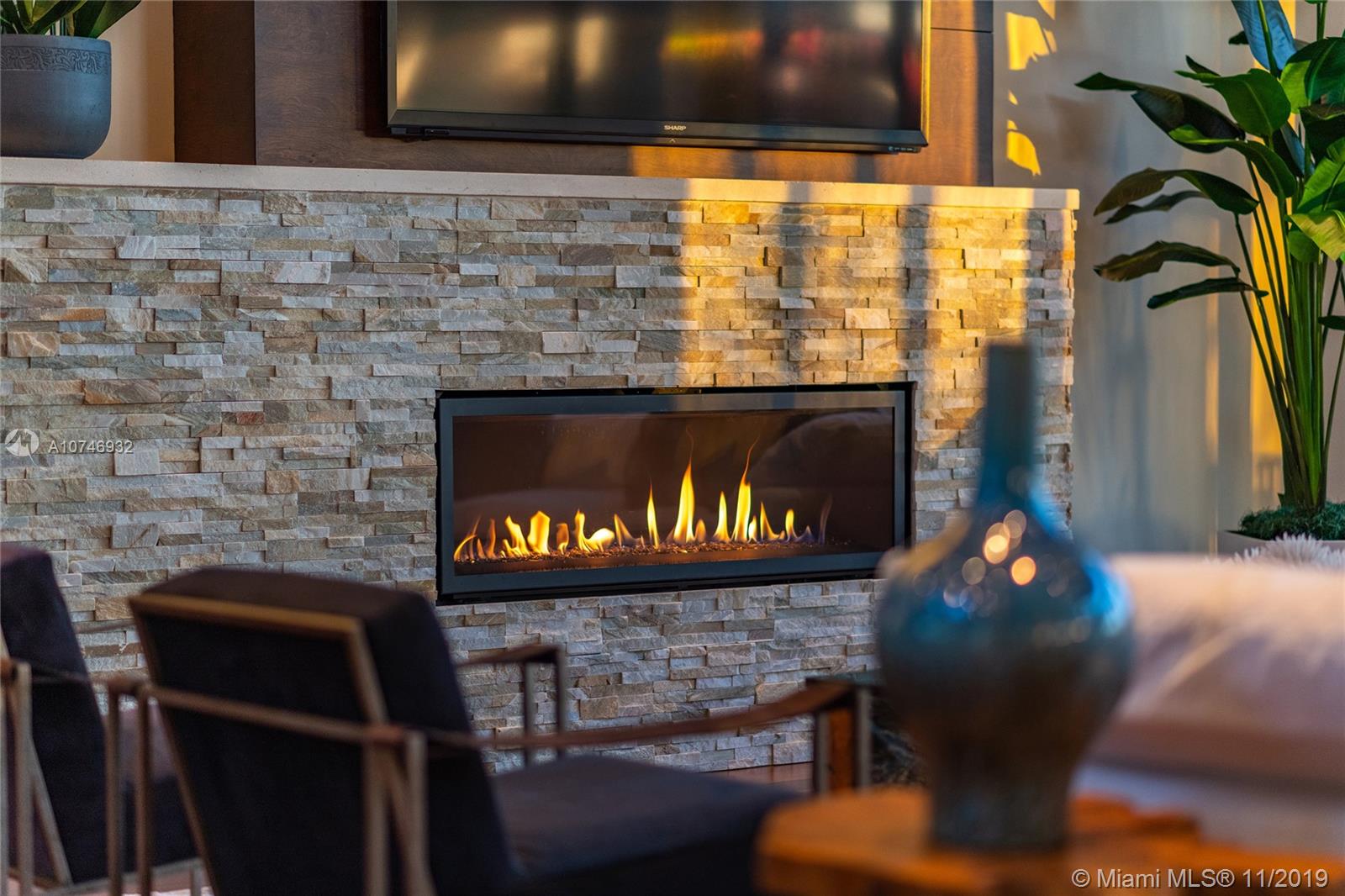 HOLLYWOOD LAKES SEC - Residential