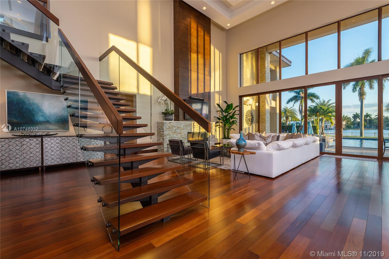 HOLLYWOOD LAKES SEC - Residential