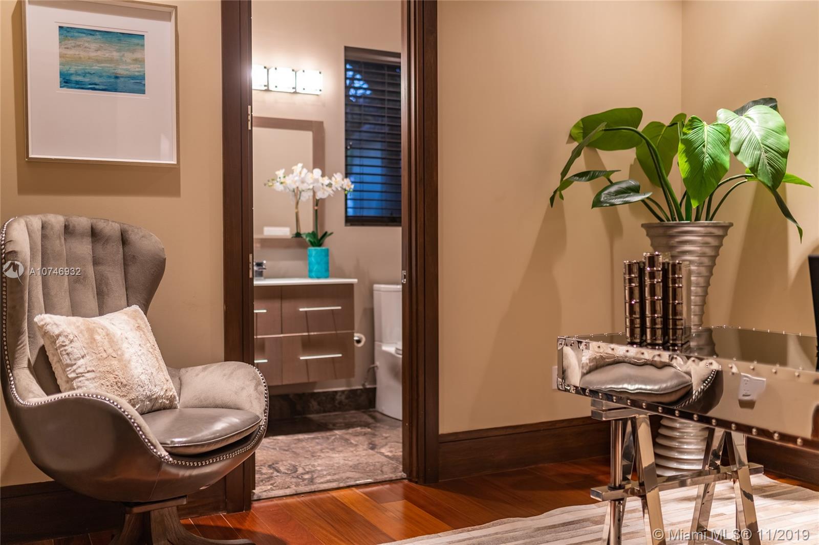 HOLLYWOOD LAKES SEC - Residential