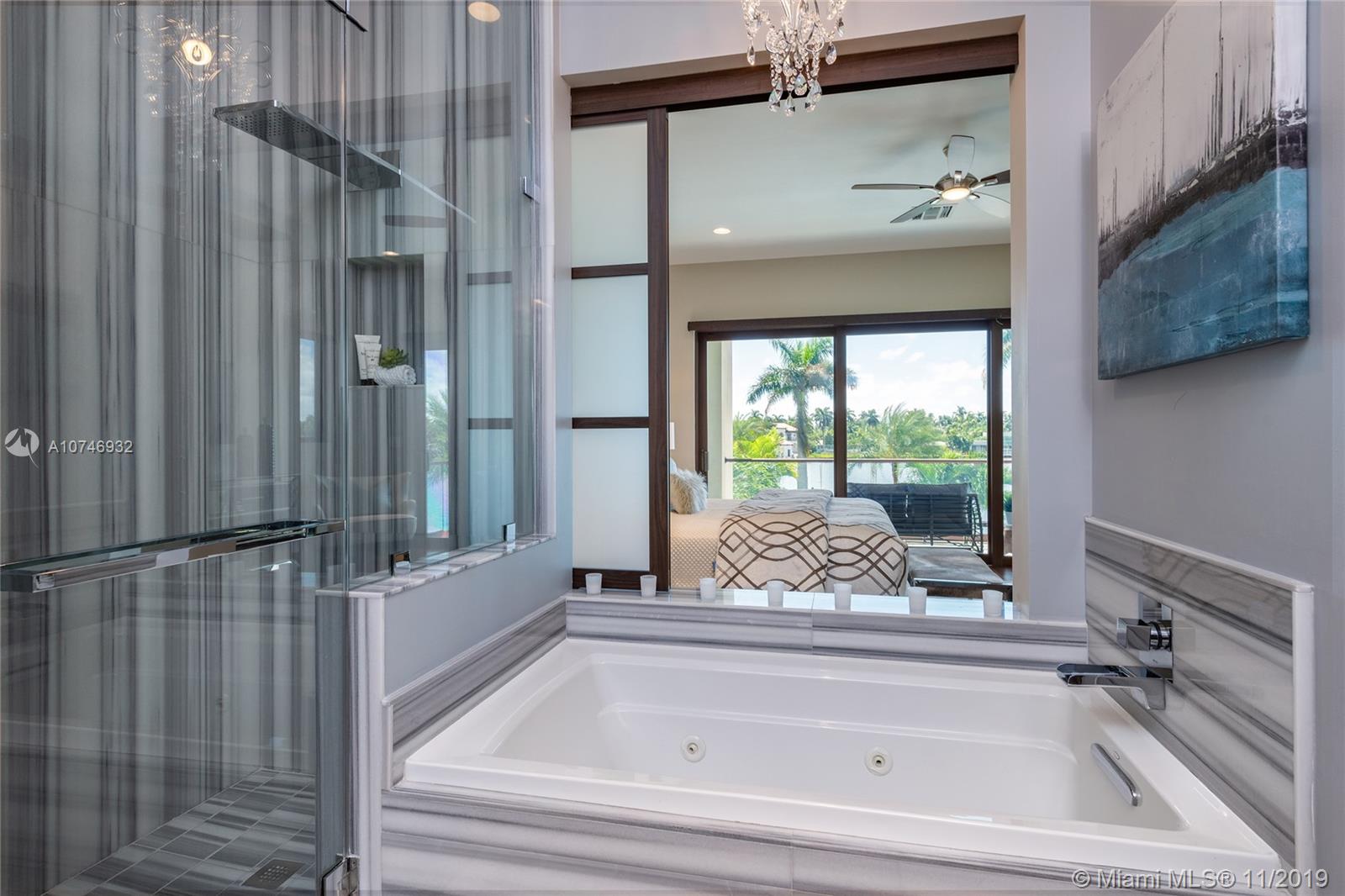 HOLLYWOOD LAKES SEC - Residential