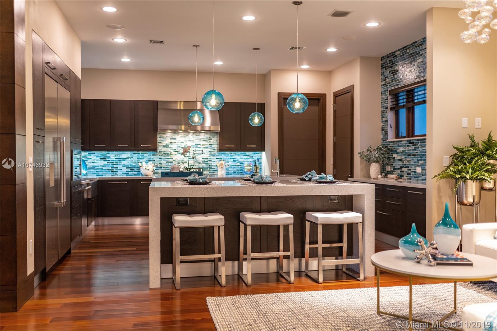 HOLLYWOOD LAKES SEC - Residential