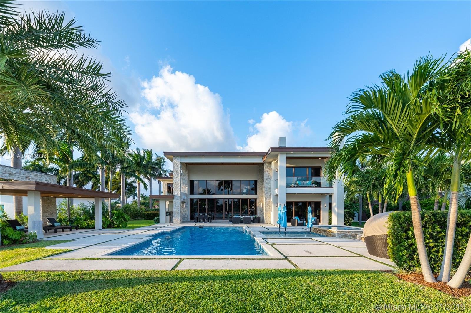 HOLLYWOOD LAKES SEC - Residential