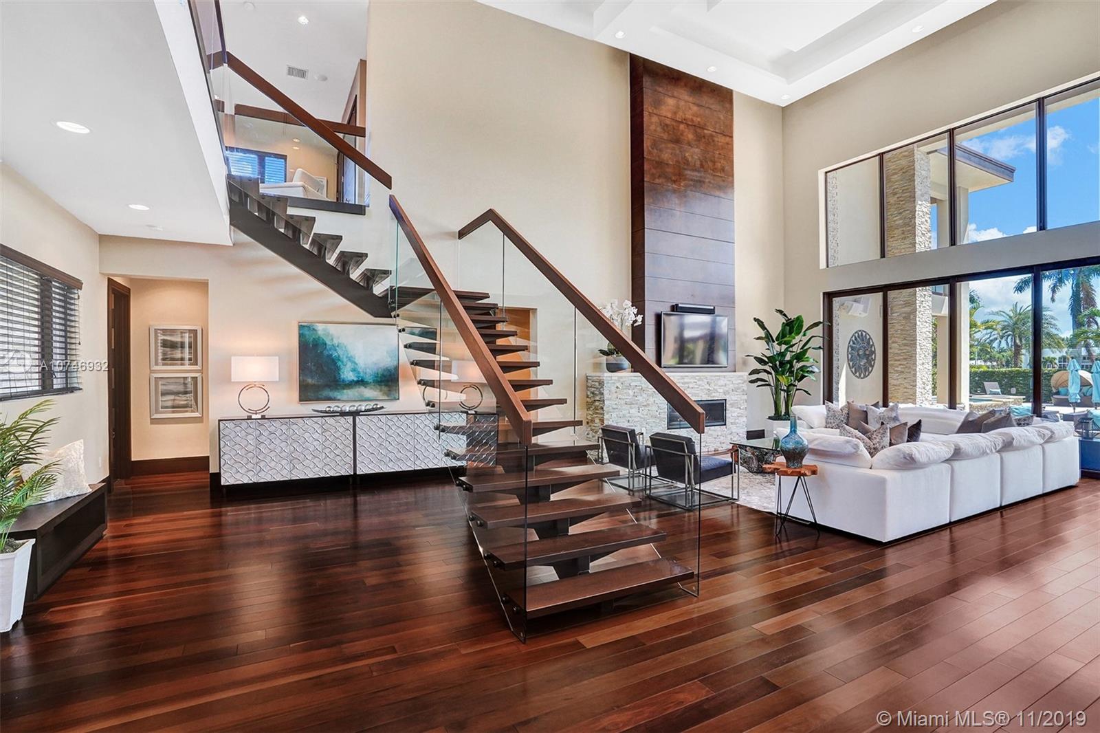 HOLLYWOOD LAKES SEC - Residential