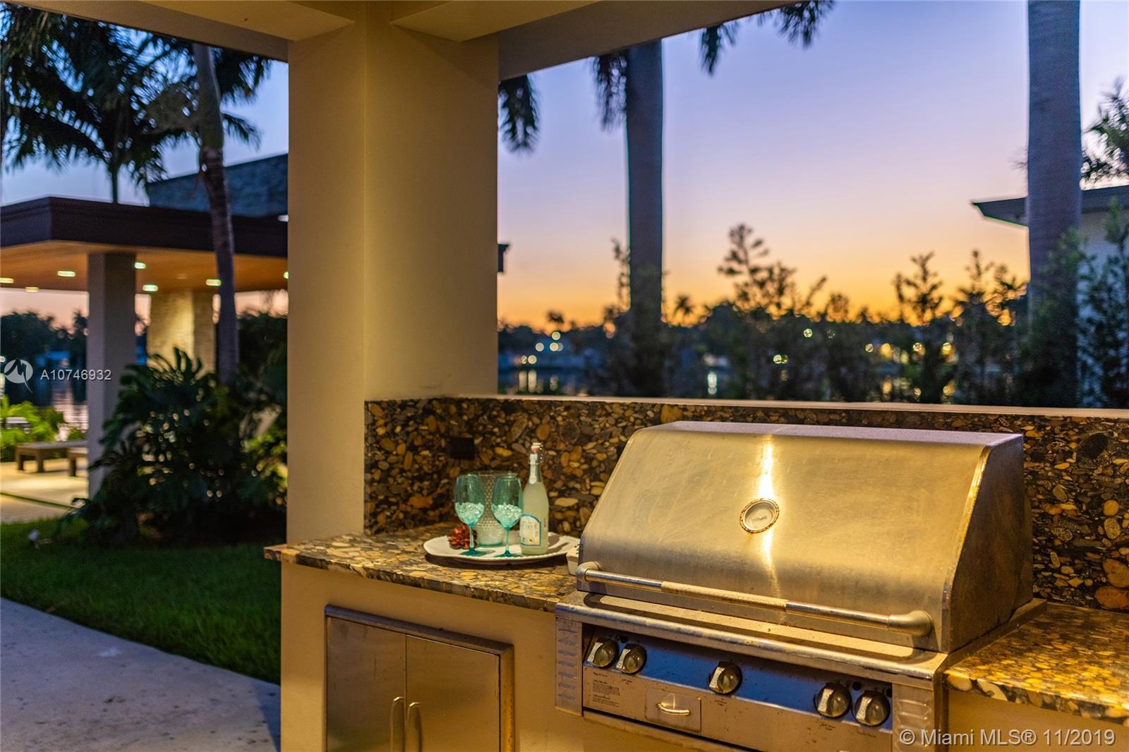 HOLLYWOOD LAKES SEC - Residential