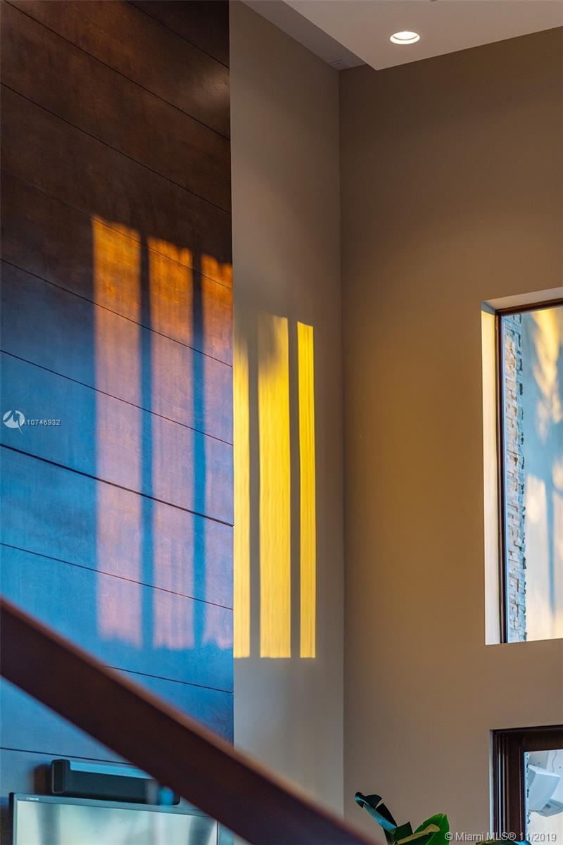 HOLLYWOOD LAKES SEC - Residential