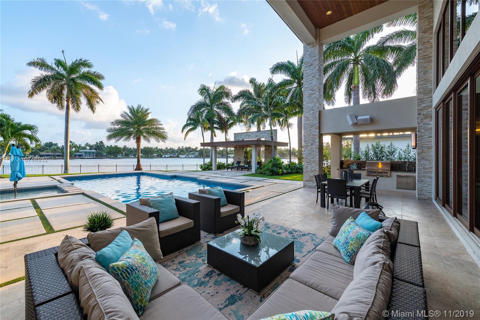 HOLLYWOOD LAKES SEC - Residential