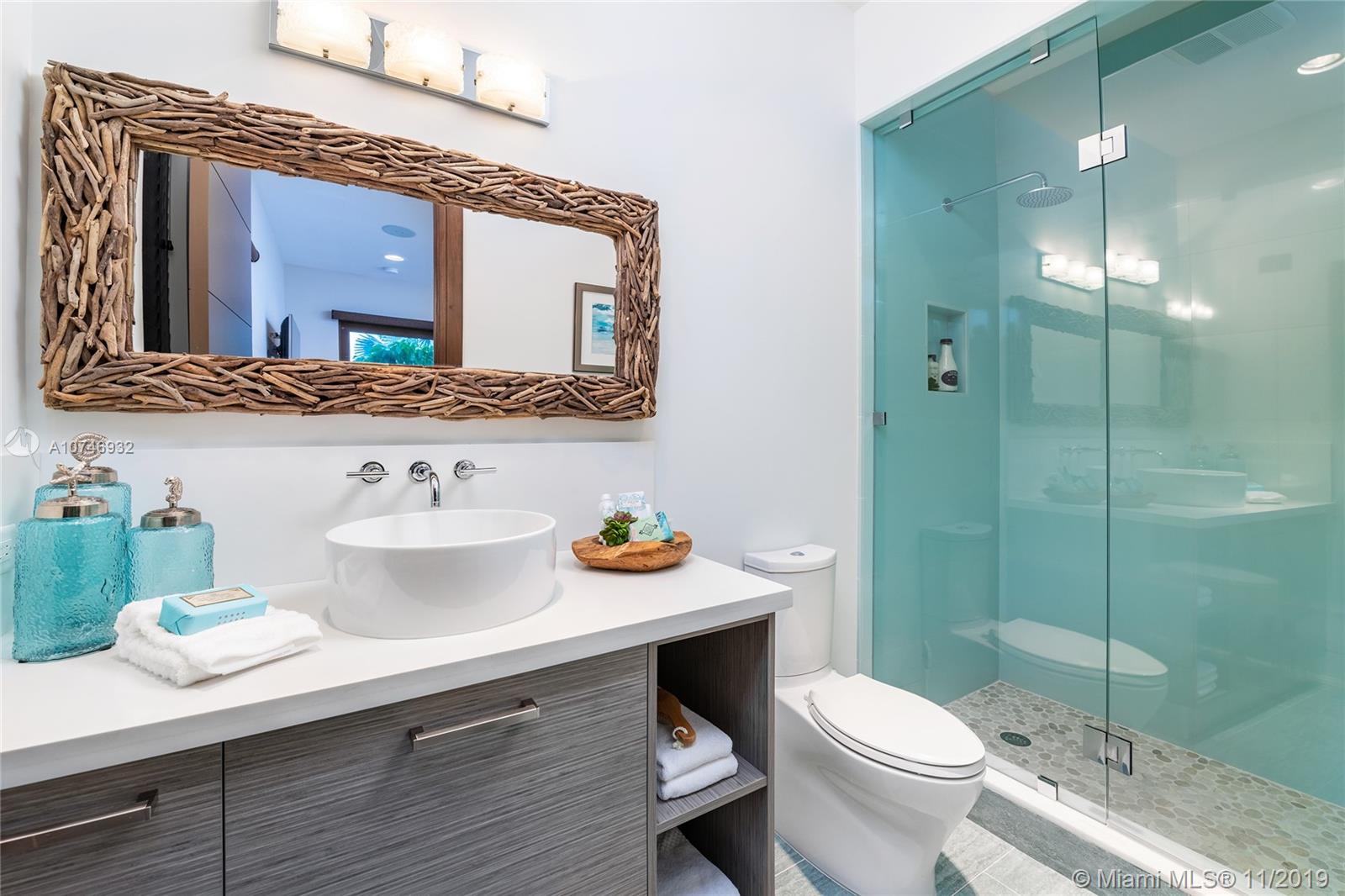 HOLLYWOOD LAKES SEC - Residential