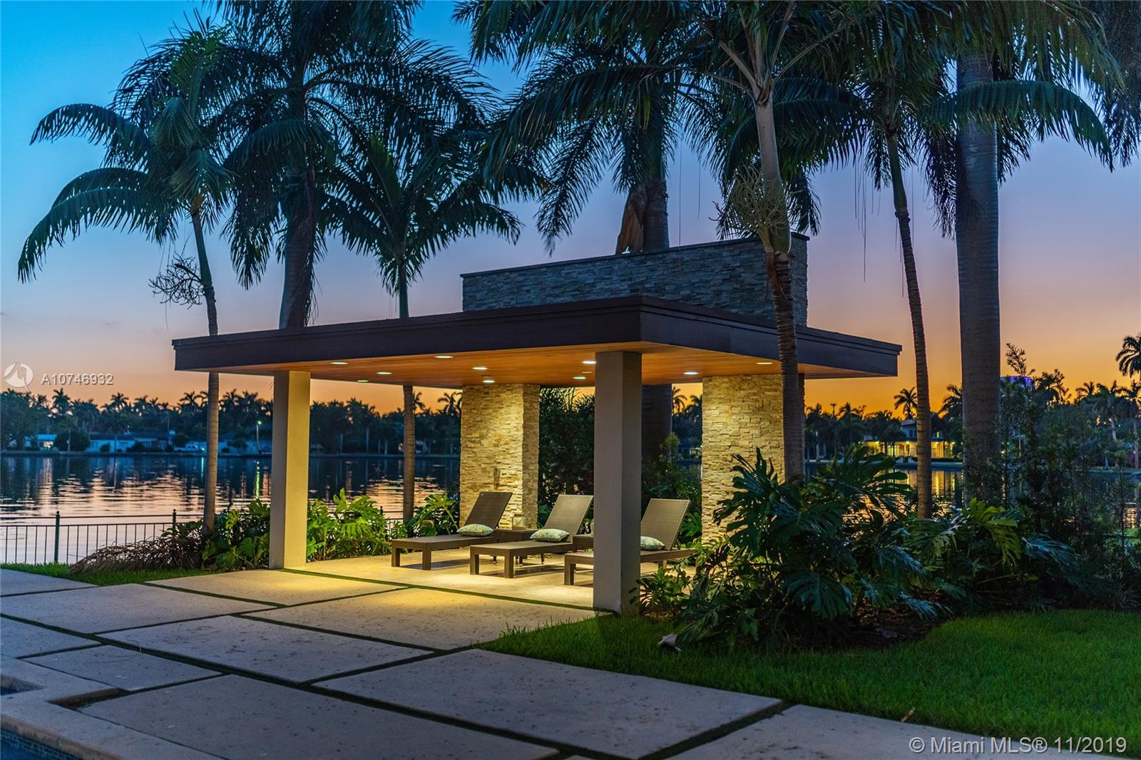 HOLLYWOOD LAKES SEC - Residential