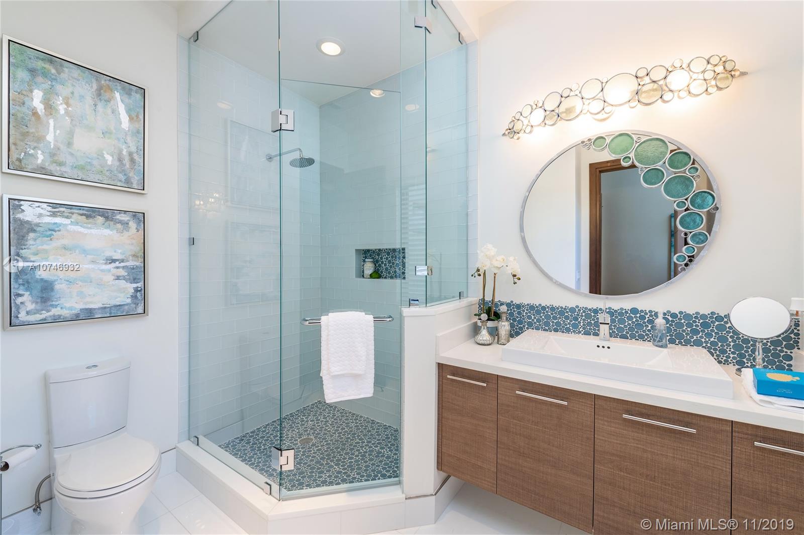 HOLLYWOOD LAKES SEC - Residential