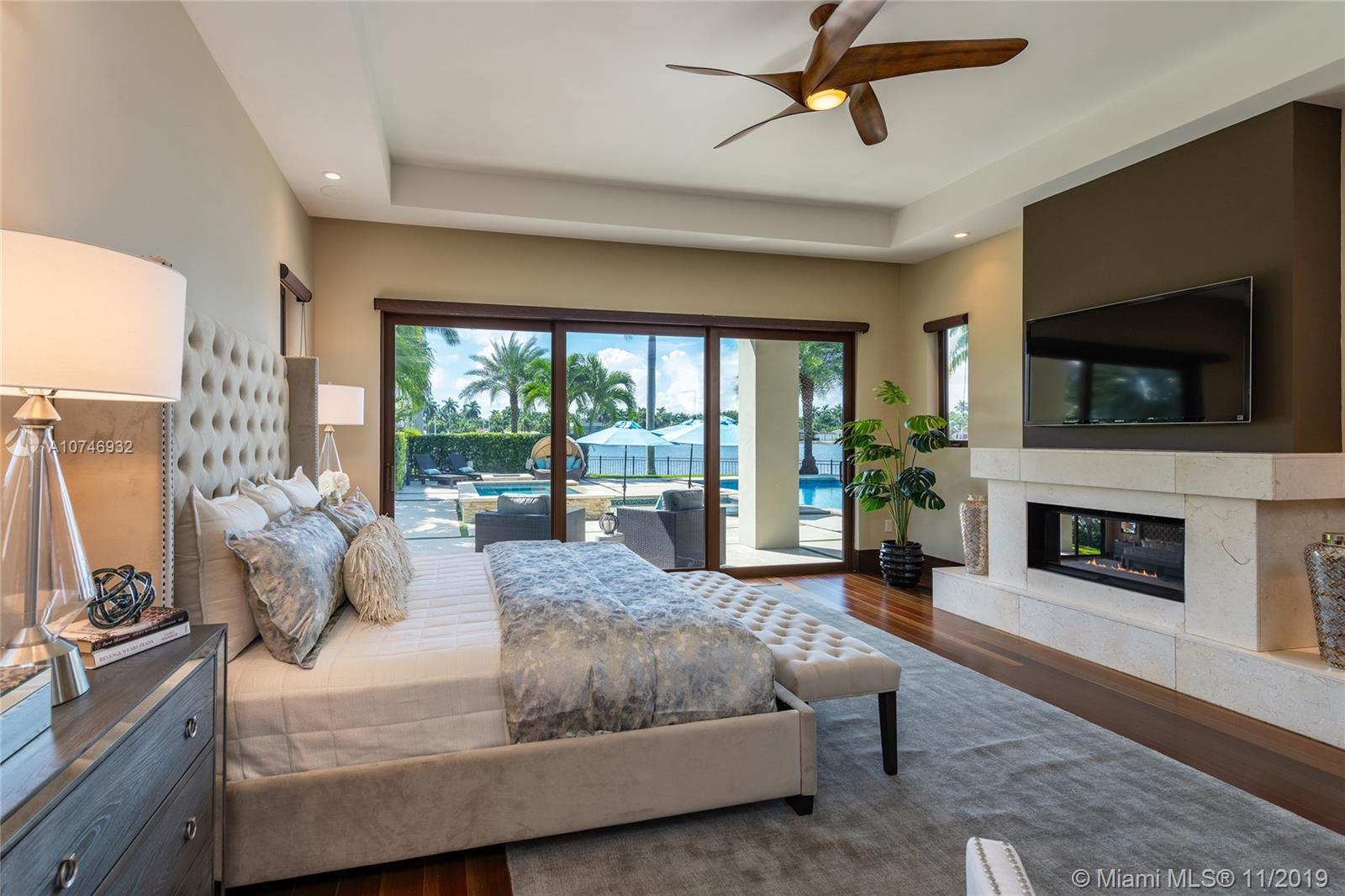 HOLLYWOOD LAKES SEC - Residential