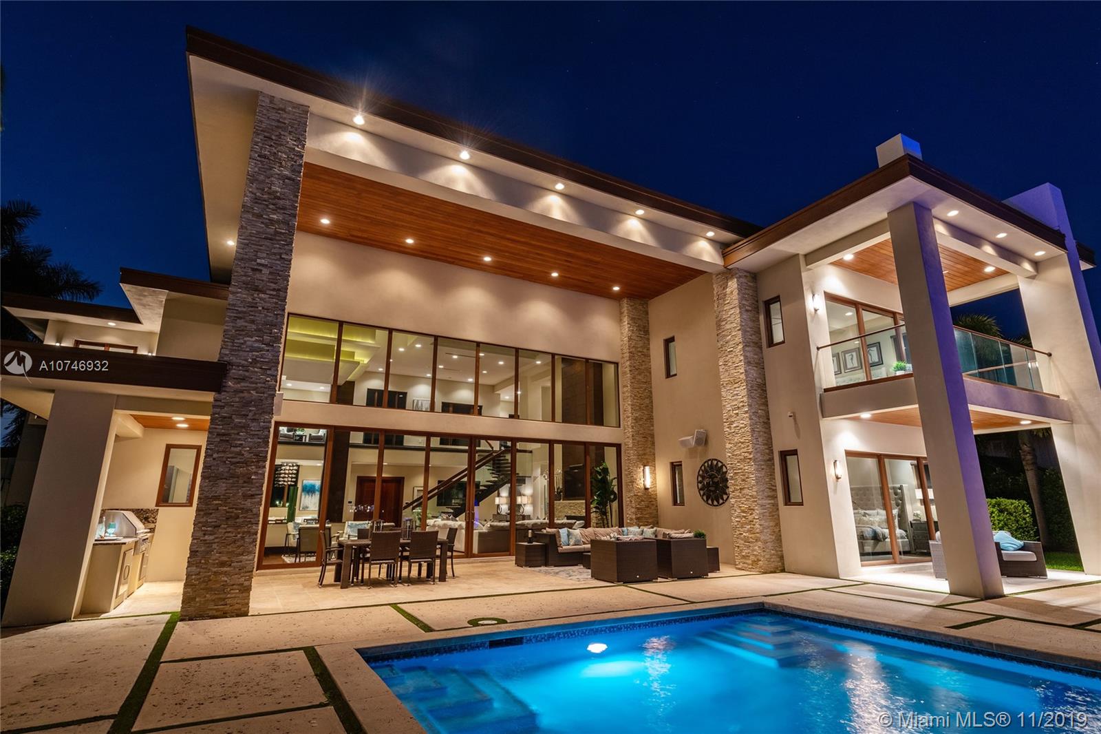 HOLLYWOOD LAKES SEC - Residential