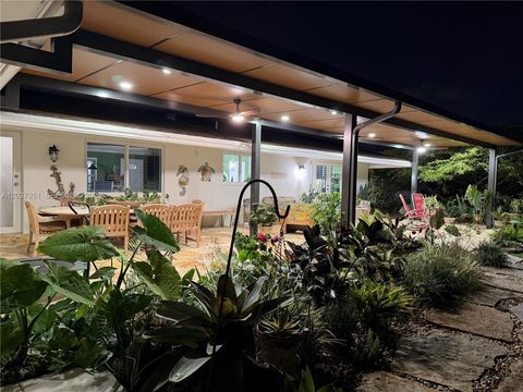 Tiny photo for 14241 SW 83rd St, Miami, FL 33183 (MLS # A12027851)