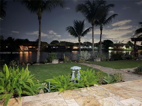 Tiny photo for 14241 SW 83rd St, Miami, FL 33183 (MLS # A12027851)