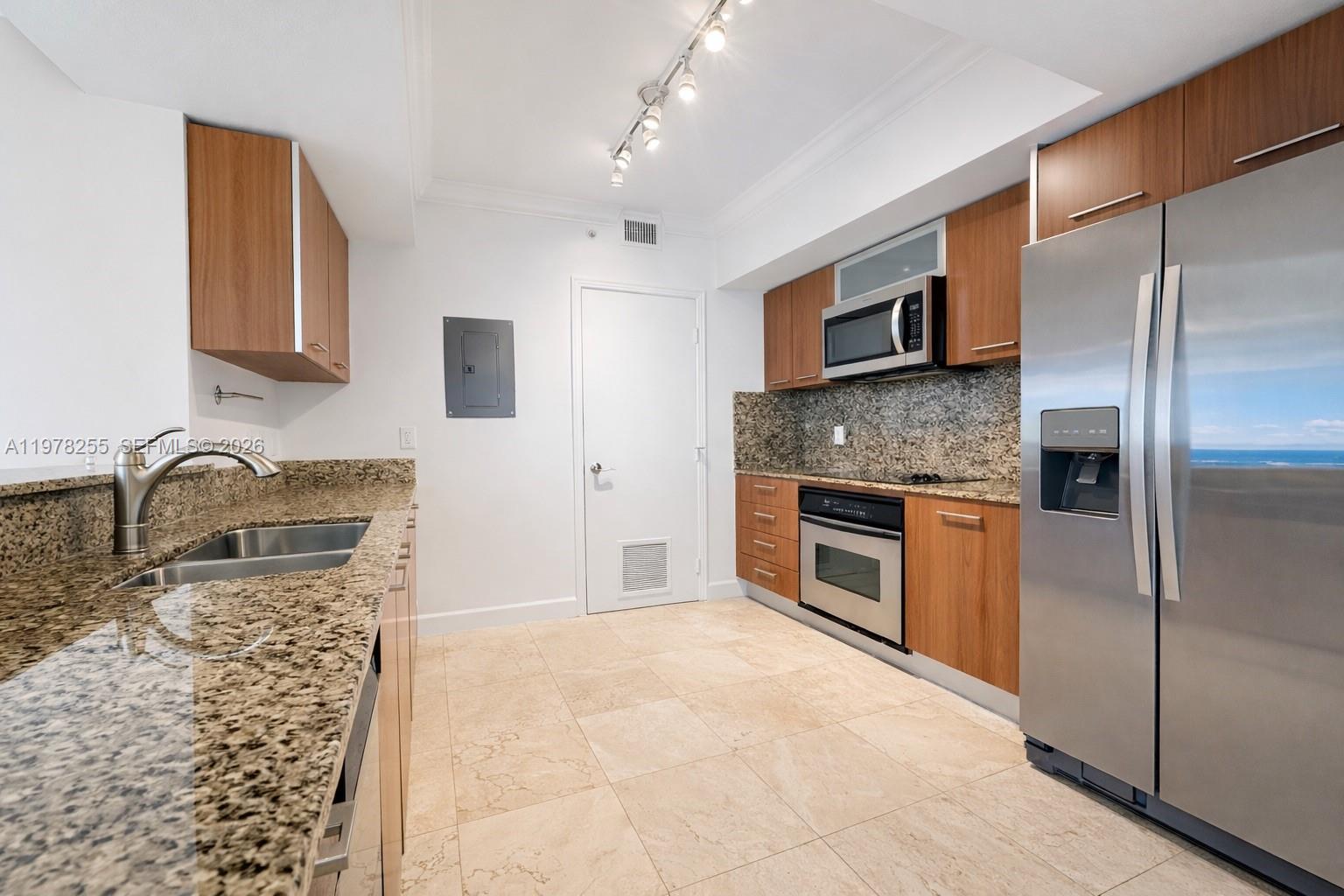 Metropolis Dadeland - Residential Lease