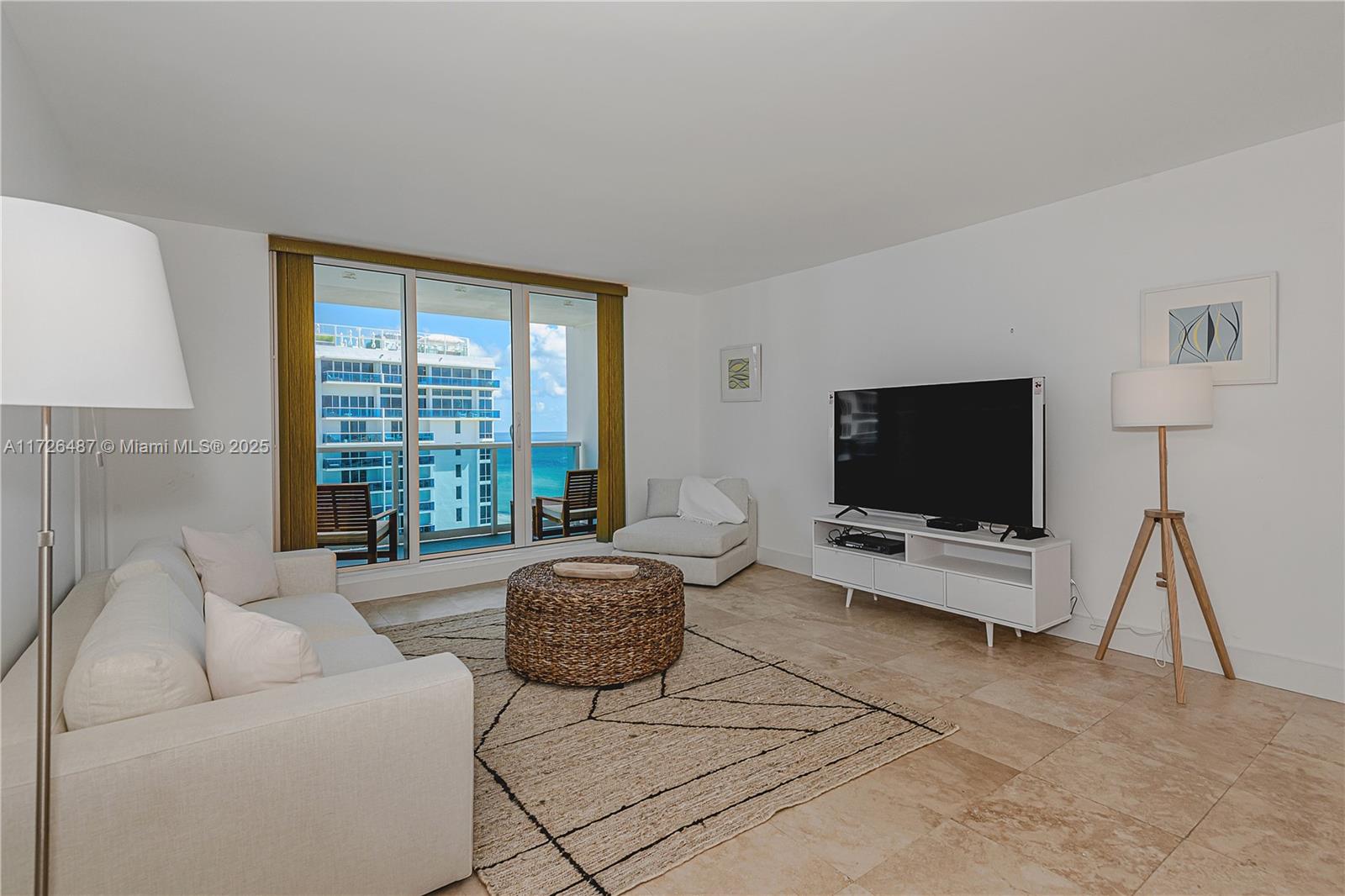 2301 Collins Ave 1515
