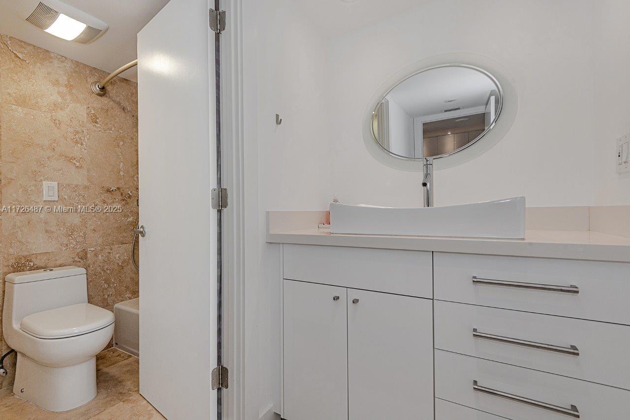 RONEY PALACE CONDO - Residential