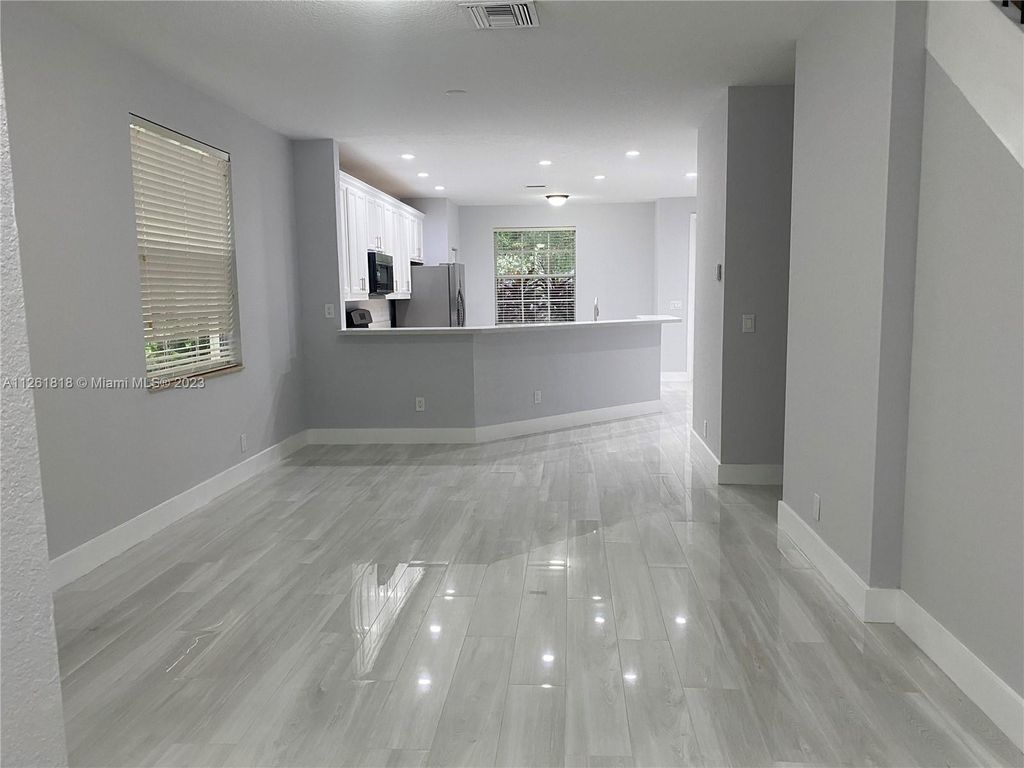 Photo of 619 Castle Dr, Palm Beach Gardens, FL 33410 (MLS # A11261818)