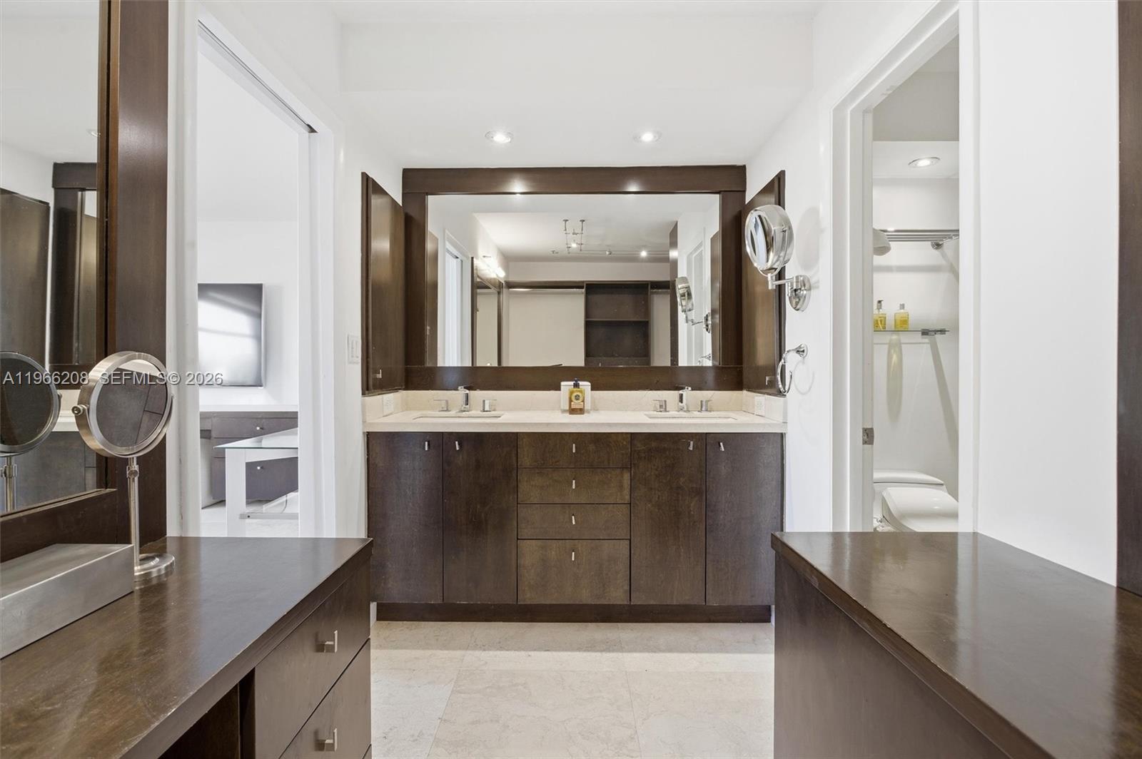 SANDS OF KEY BISCAYNE CON - Residential Lease