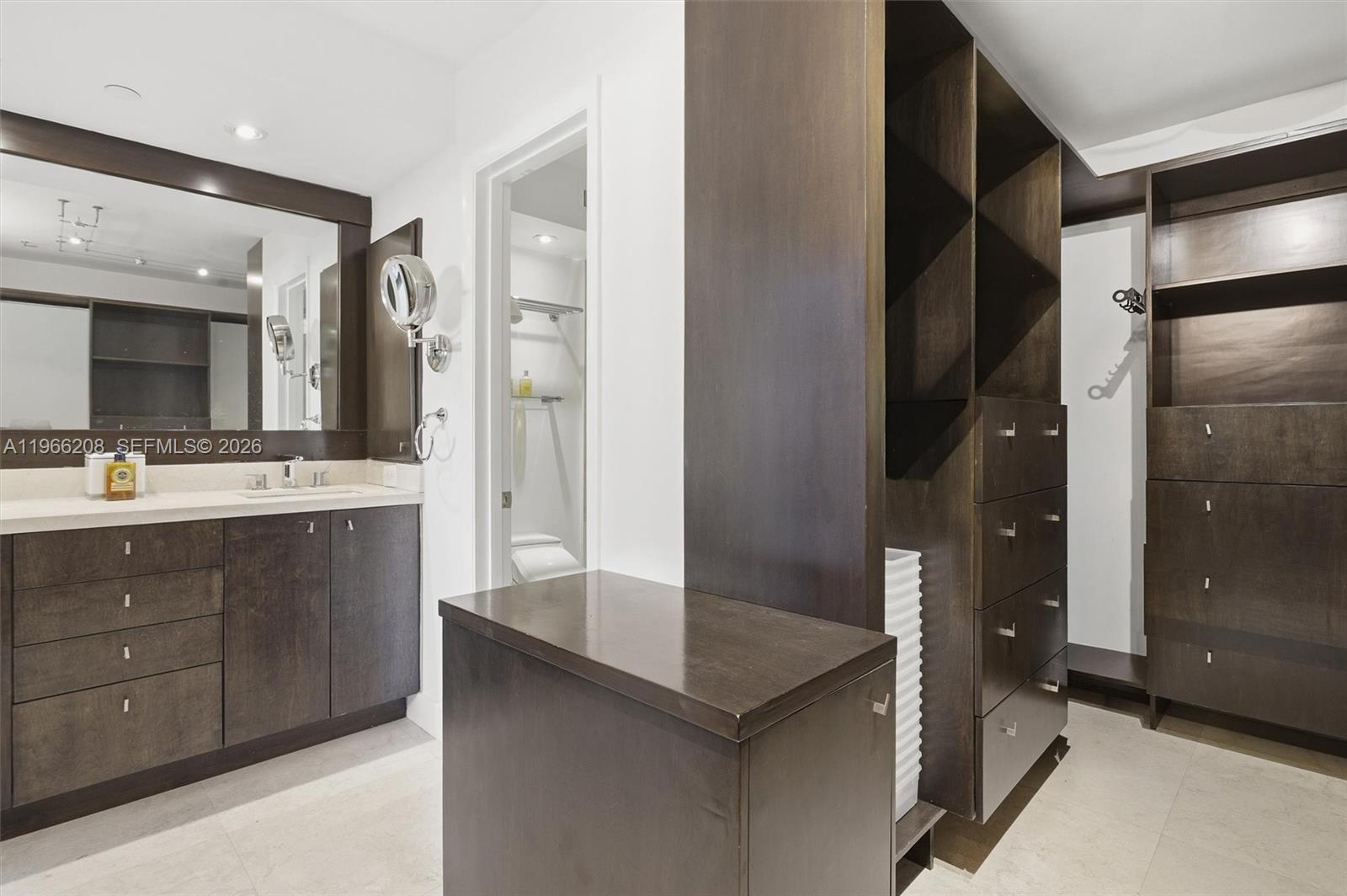 SANDS OF KEY BISCAYNE CON - Residential Lease