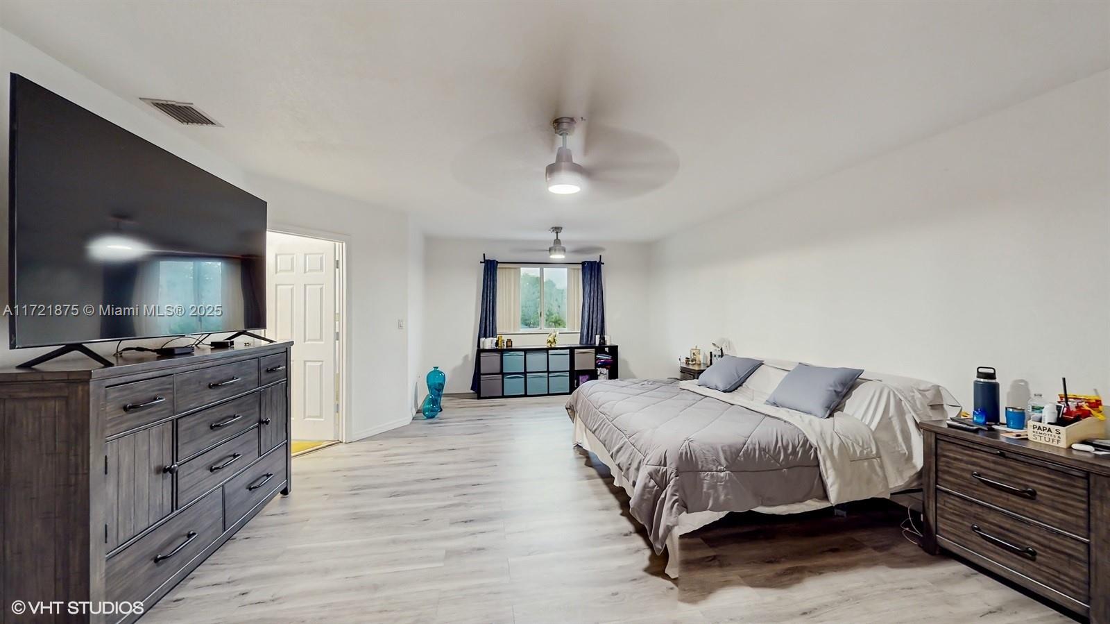 DORAL GARNENS - Residential