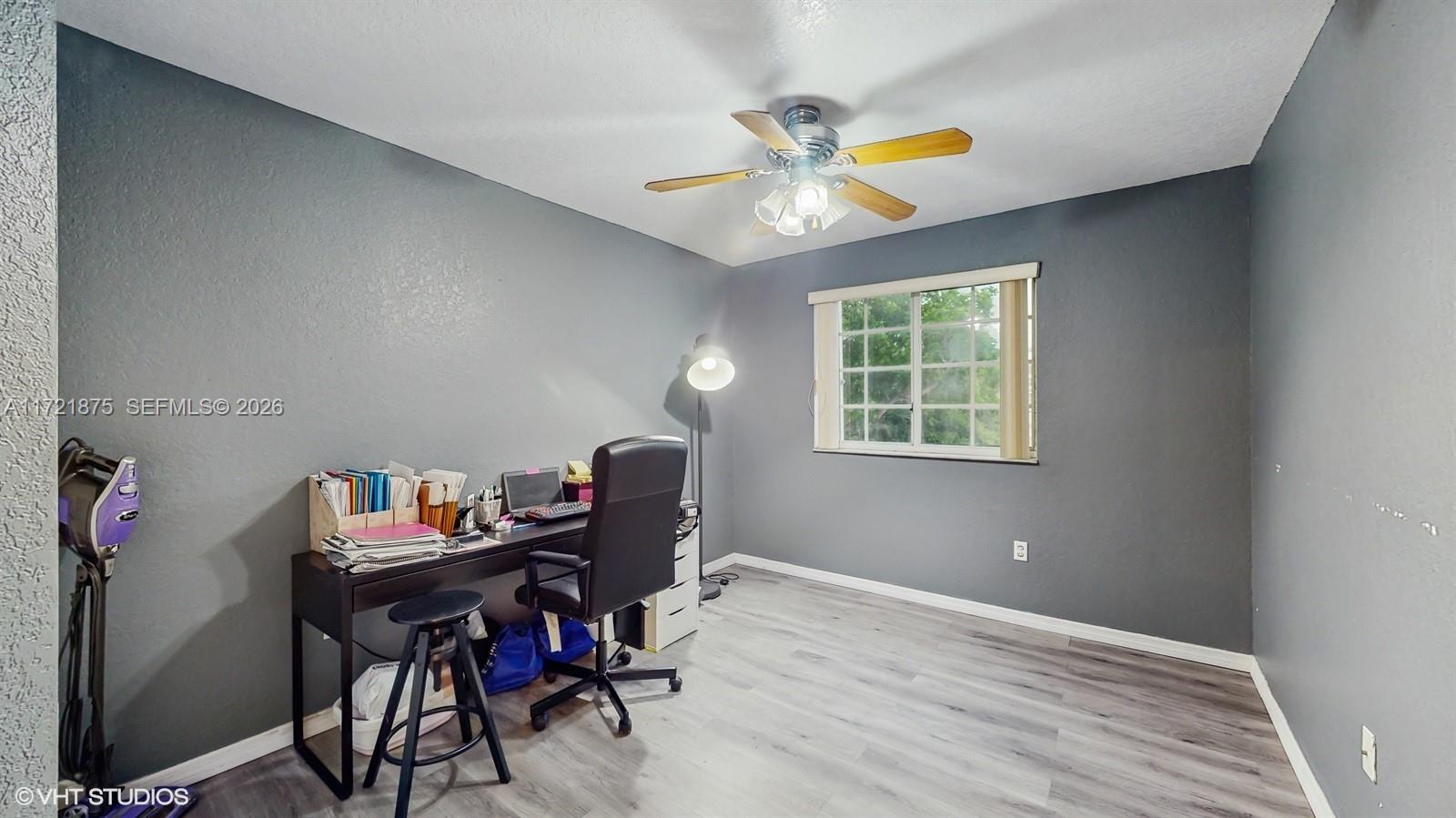 DORAL GARNENS - Residential