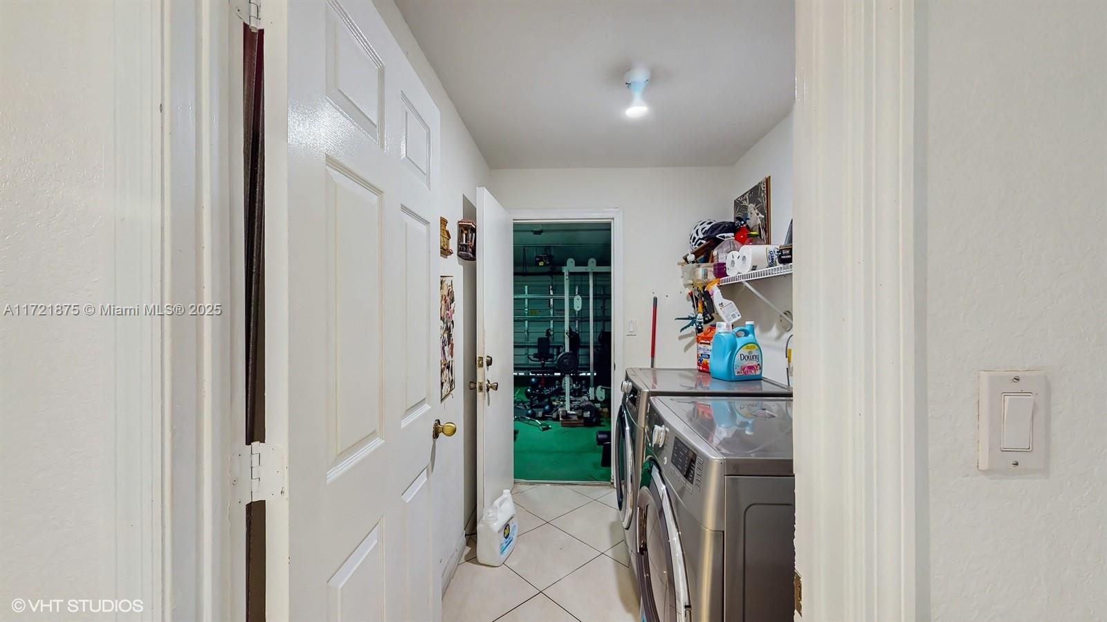 DORAL GARNENS - Residential