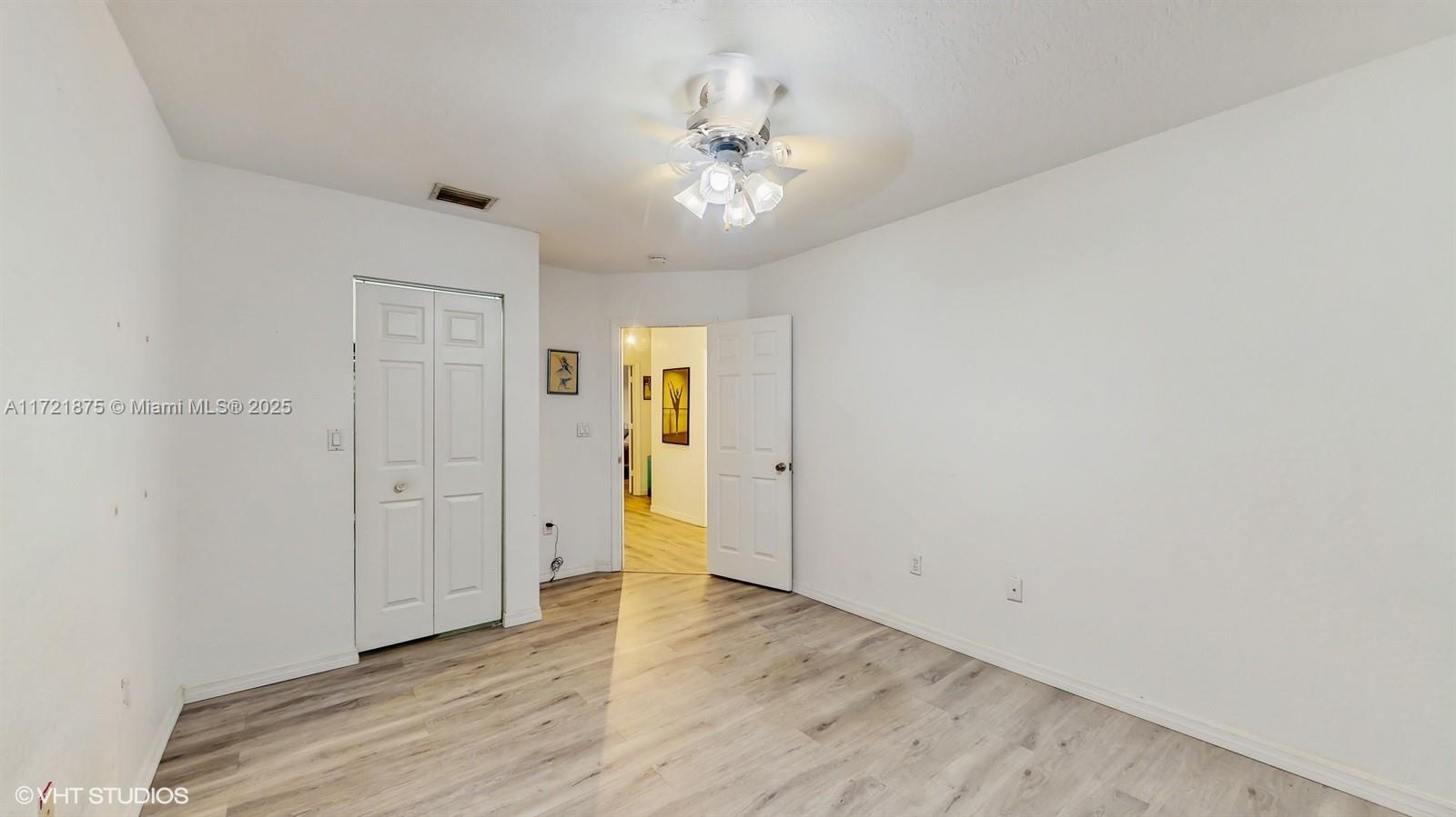 DORAL GARNENS - Residential