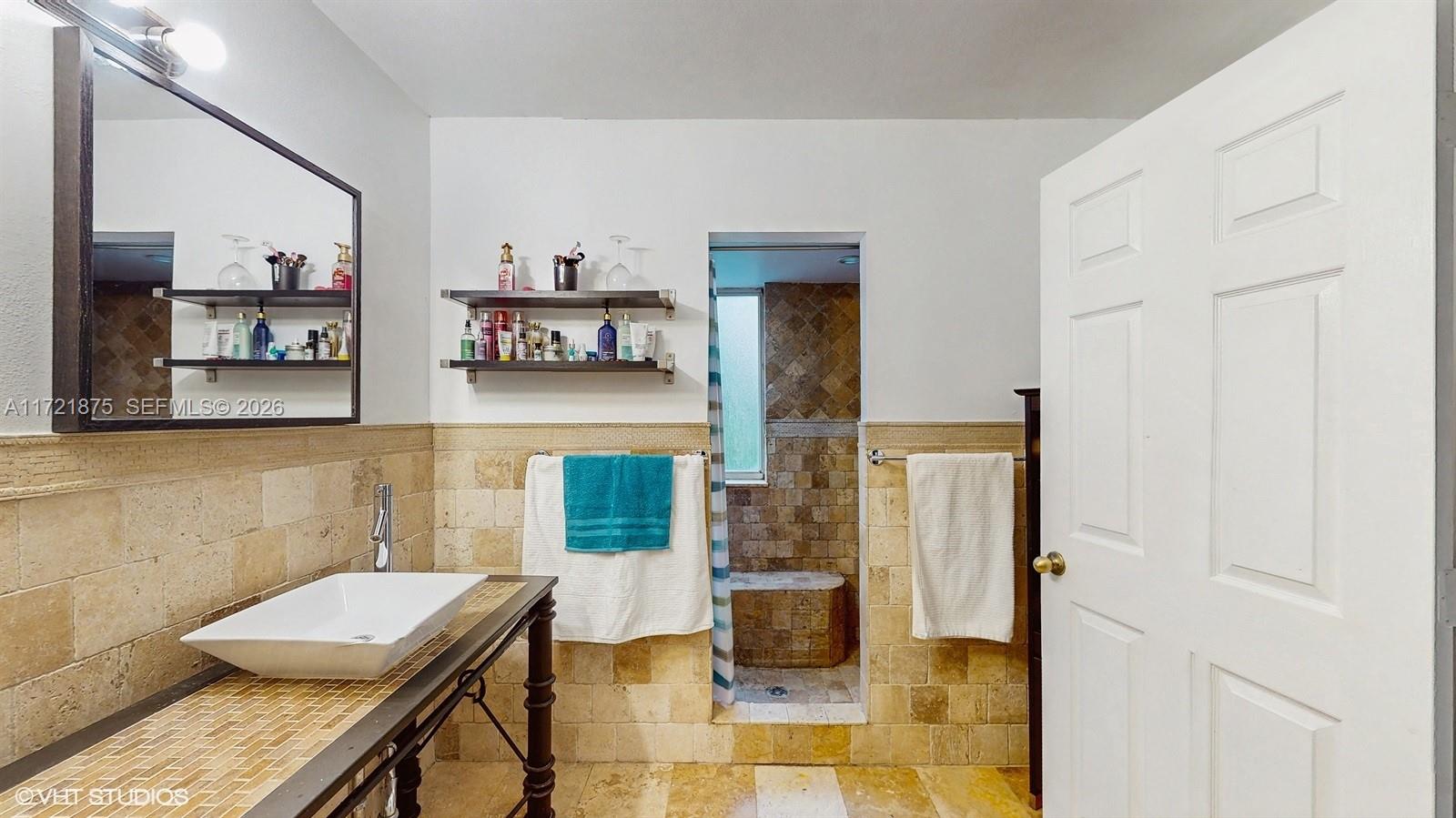 DORAL GARNENS - Residential