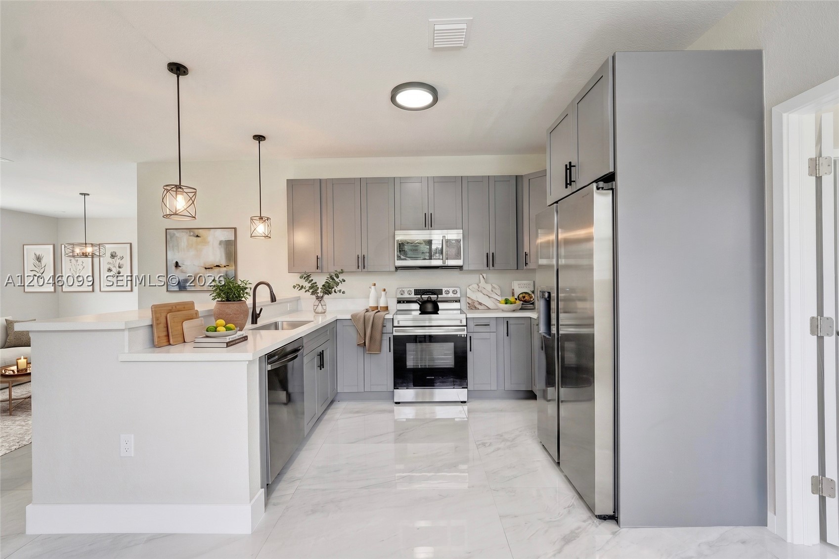 211 NW 14th Ct