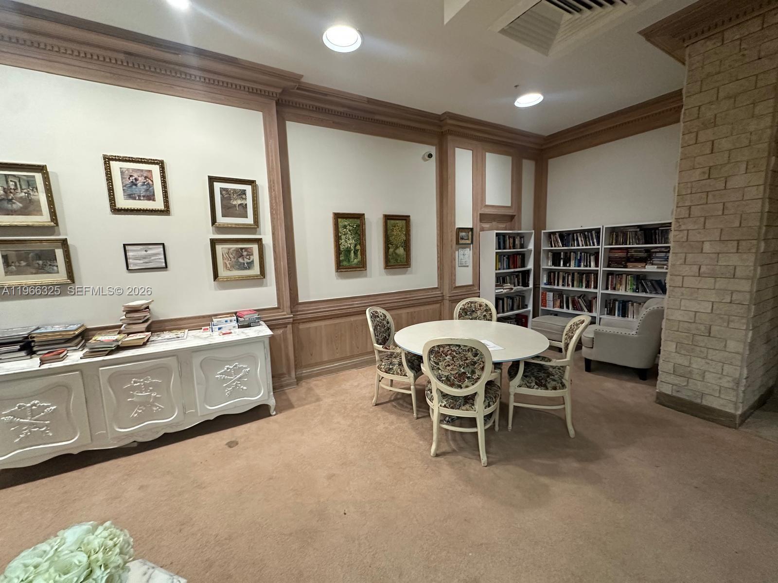 MAISON GRANDE CONDO - Residential