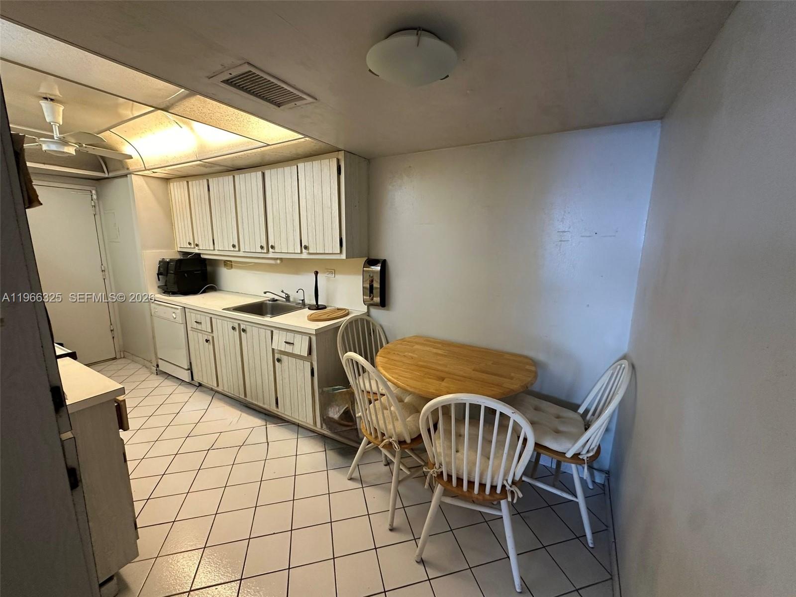 MAISON GRANDE CONDO - Residential