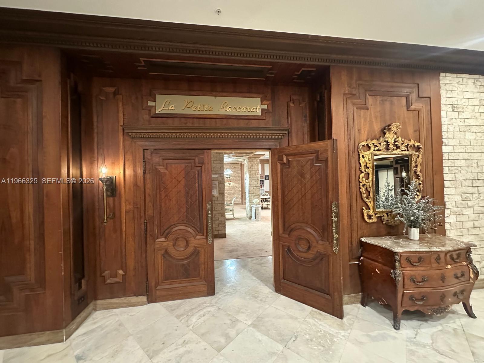 MAISON GRANDE CONDO - Residential