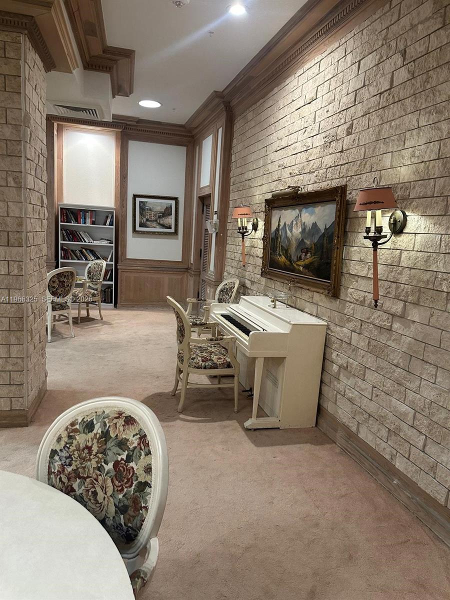 MAISON GRANDE CONDO - Residential