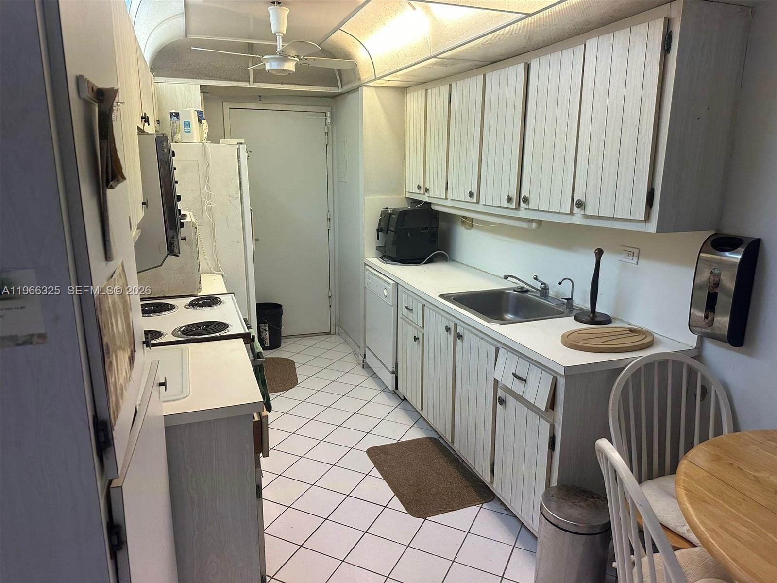 MAISON GRANDE CONDO - Residential