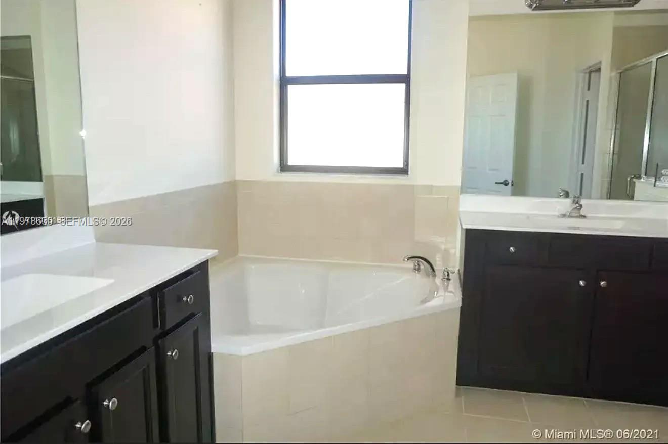 COCO PALM ESTATES - Residential Lease