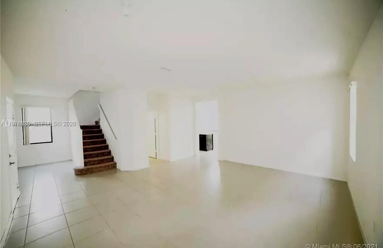 COCO PALM ESTATES - Residential Lease