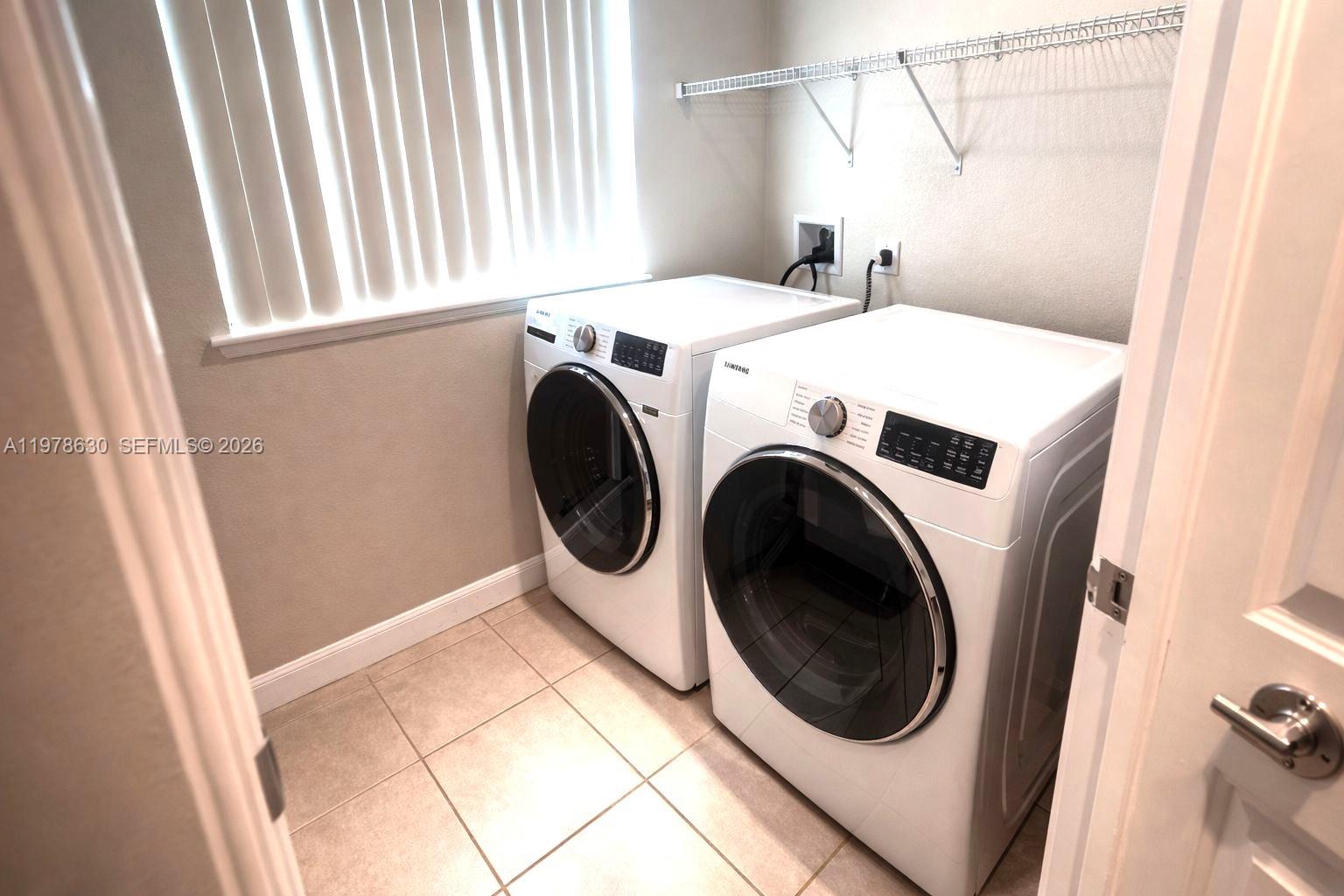 COCO PALM ESTATES - Residential Lease