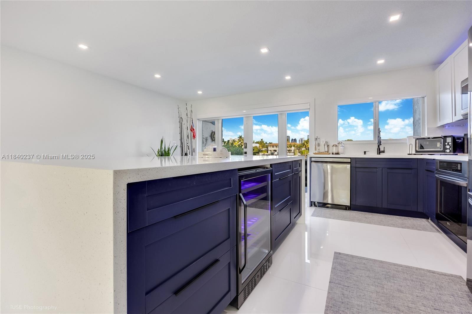 LEEWARD POINT CONDO - Residential