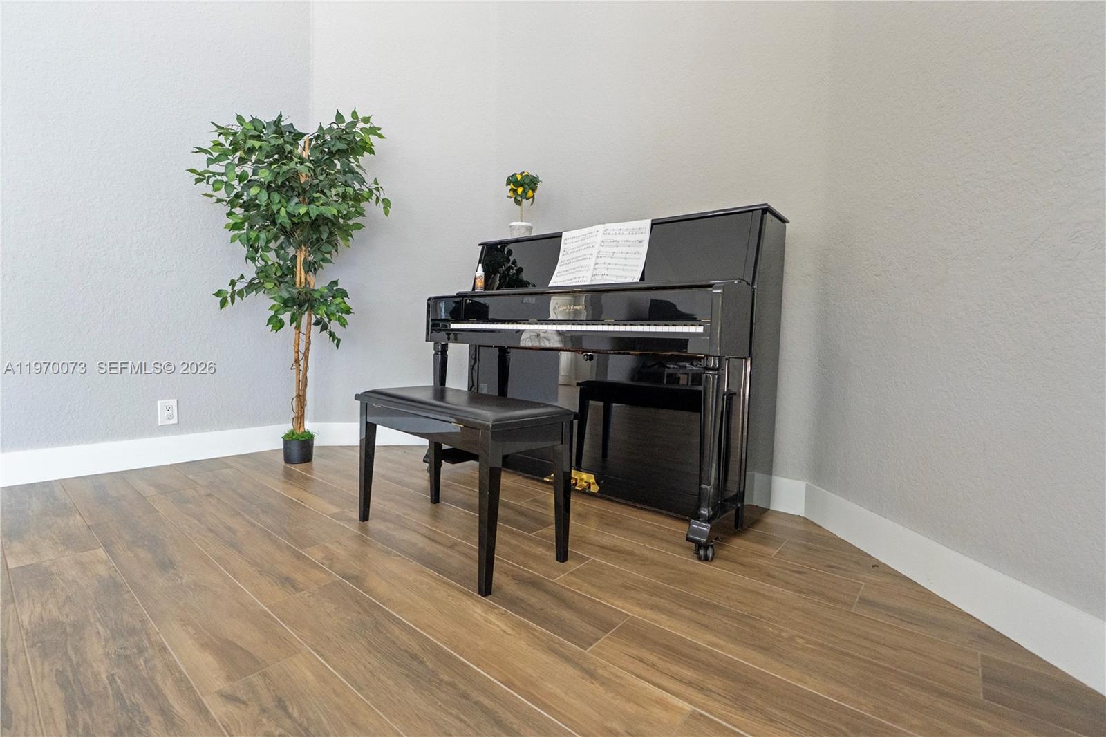 CARRIAGE HOMES - Residential