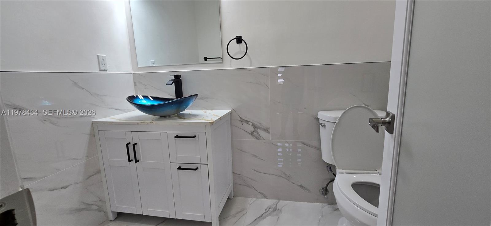 SOUTH BAY ESTATES - Residential Lease