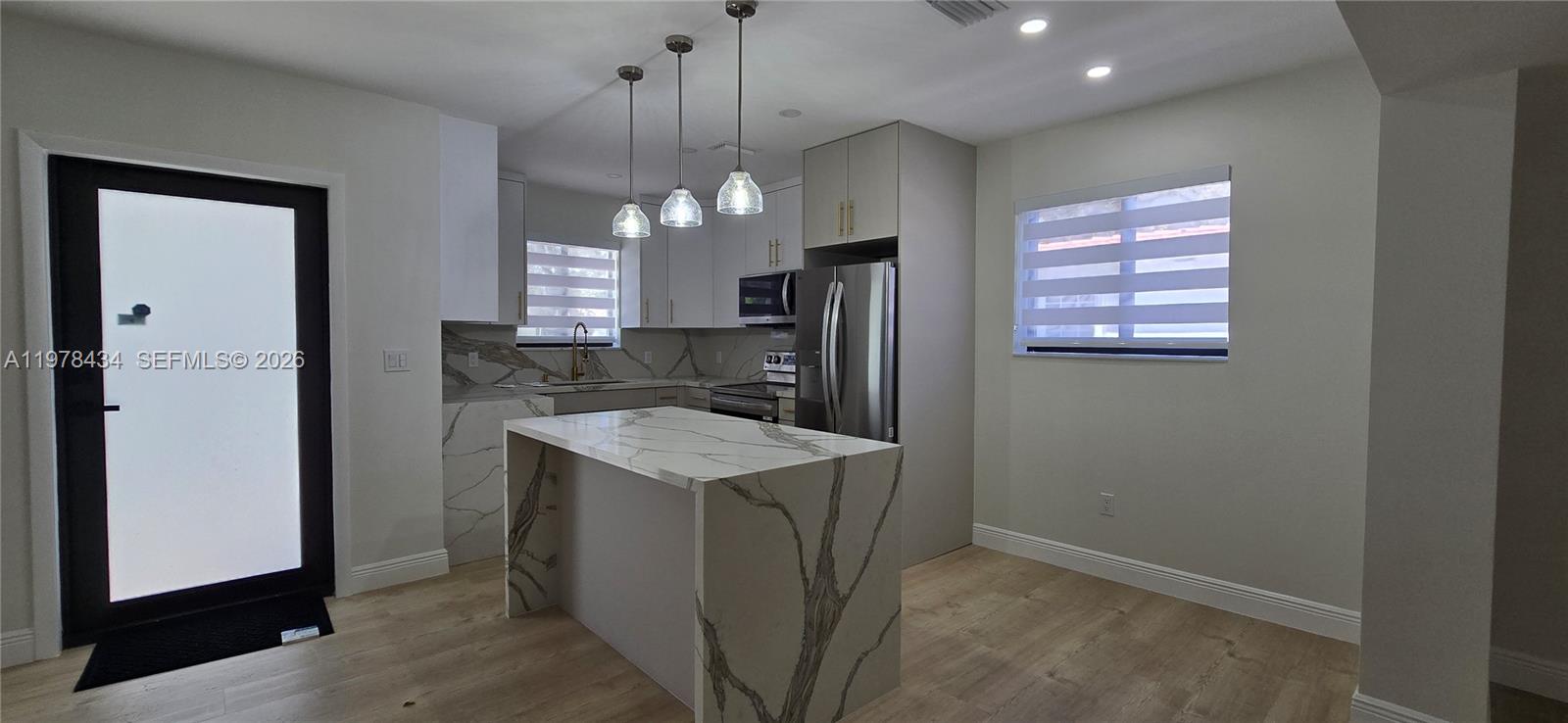 SOUTH BAY ESTATES - Residential Lease