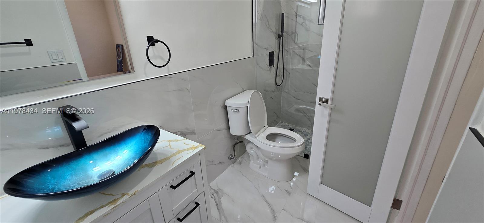 SOUTH BAY ESTATES - Residential Lease