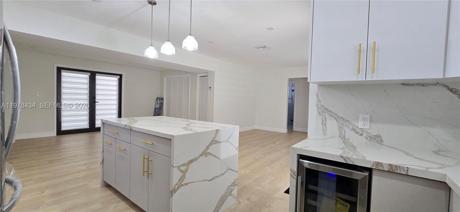 SOUTH BAY ESTATES - Residential Lease