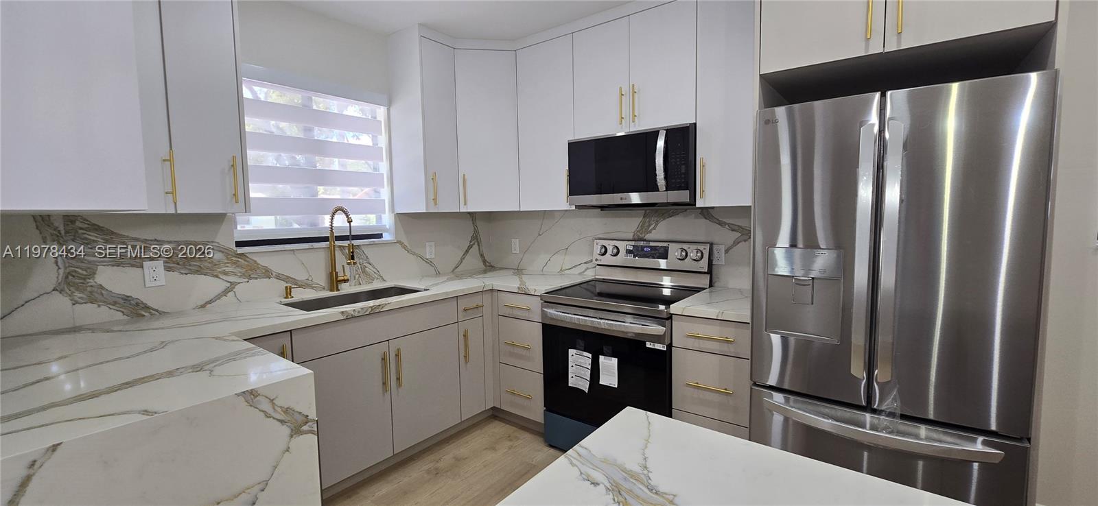 SOUTH BAY ESTATES - Residential Lease