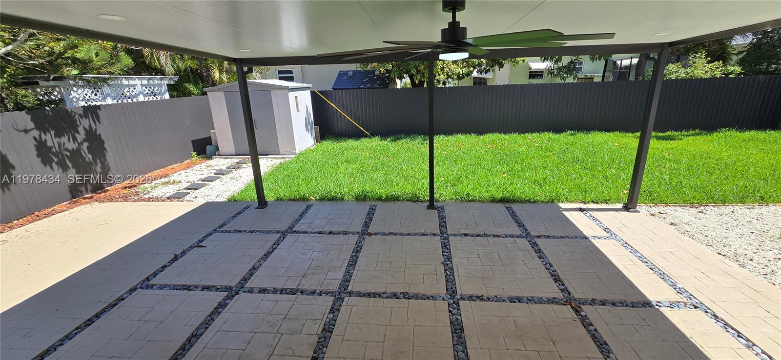 SOUTH BAY ESTATES - Residential Lease