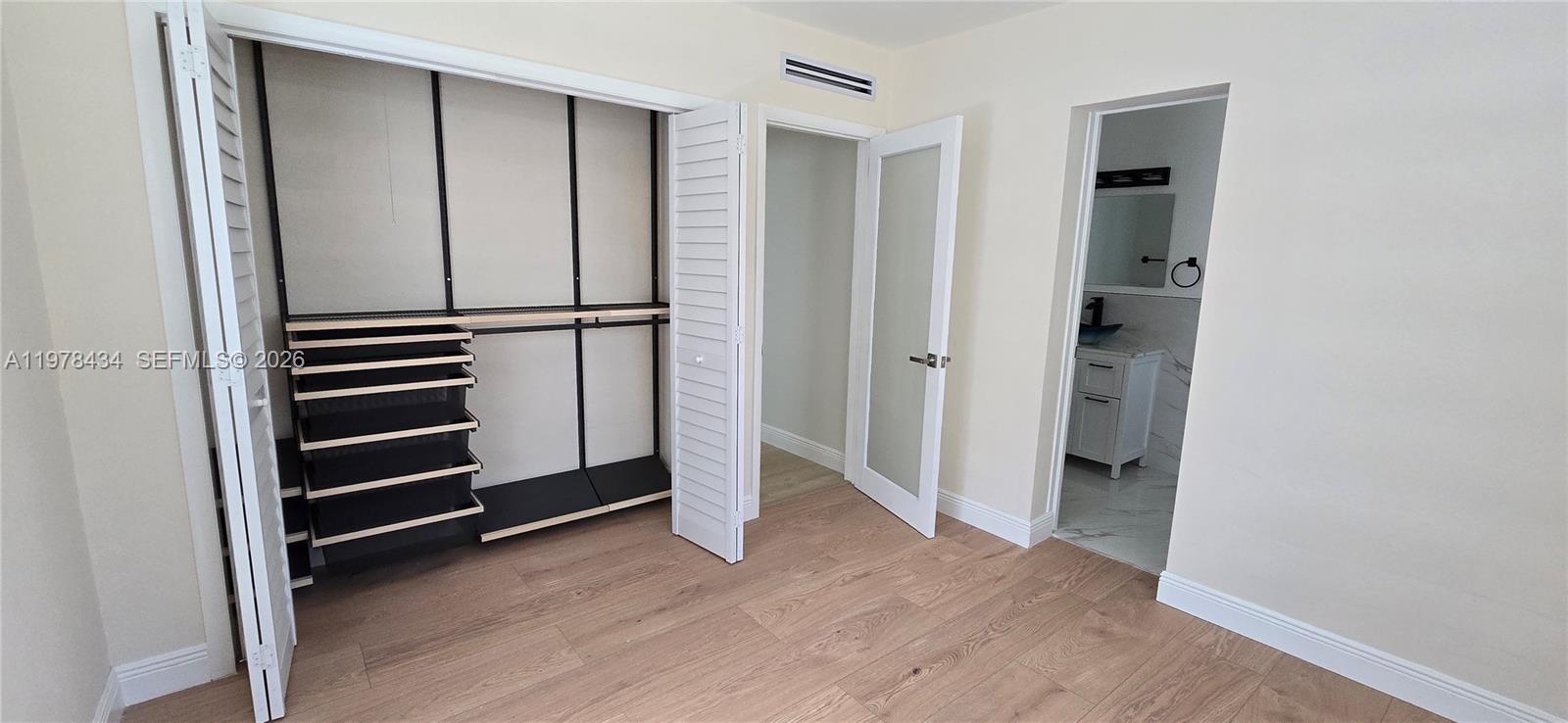 SOUTH BAY ESTATES - Residential Lease