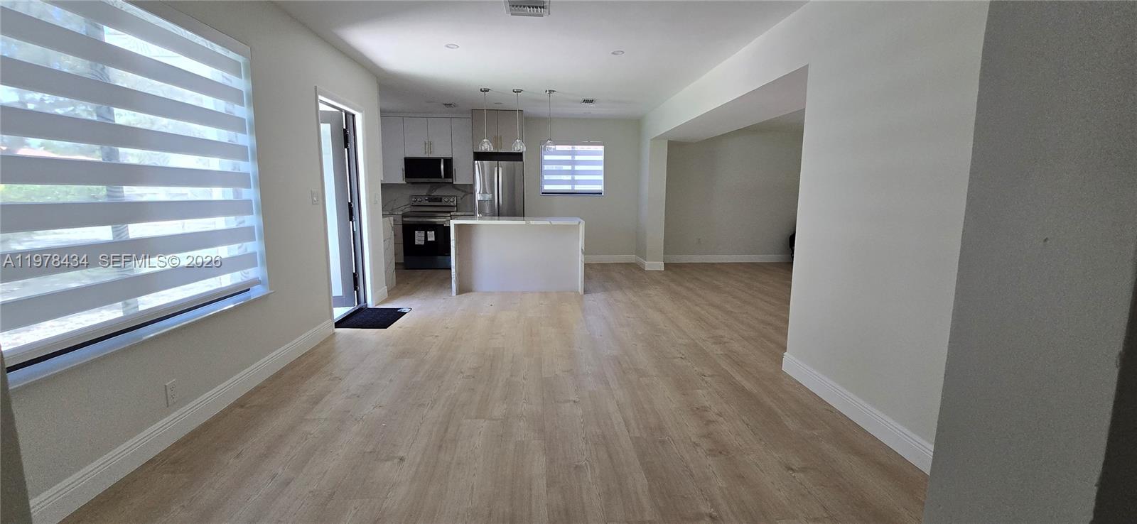 SOUTH BAY ESTATES - Residential Lease