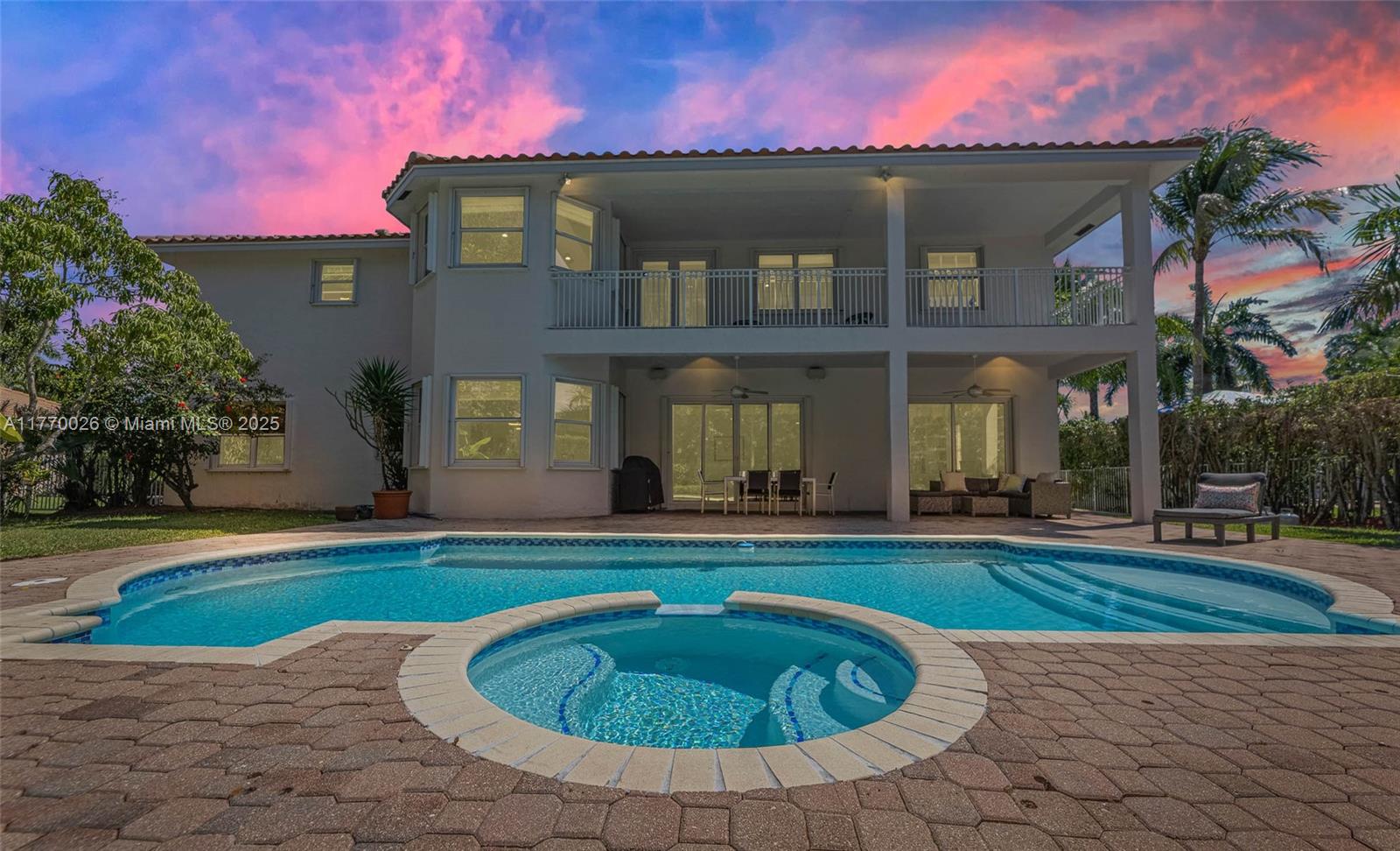 1427 Victoria Isle Dr