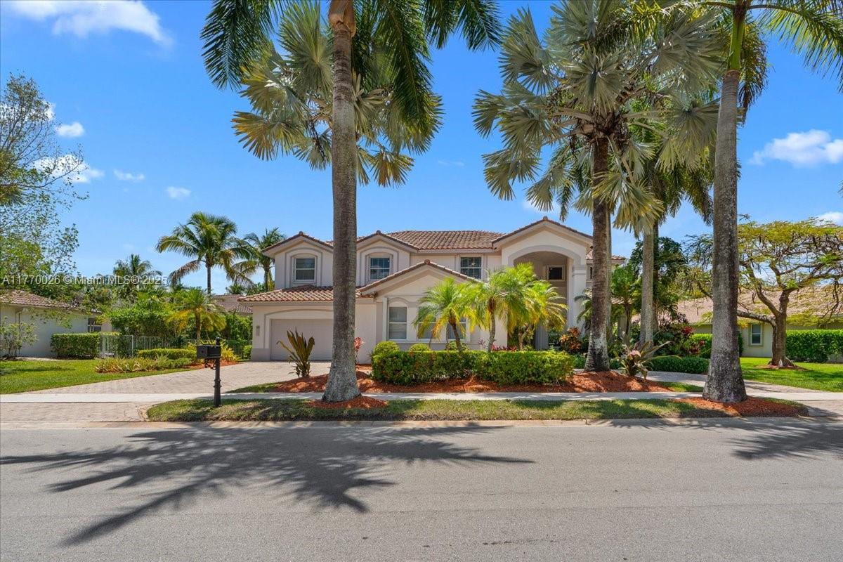 1427 Victoria Isle Dr, Weston, Broward County, Florida - 5 Bedrooms  
5 Bathrooms - 